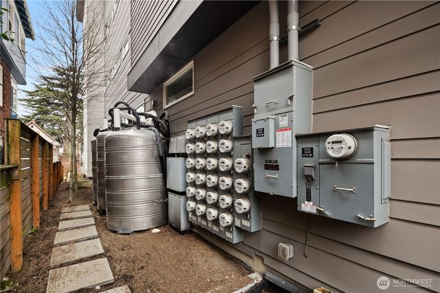 1814 E John Street, Seattle, WA 98112