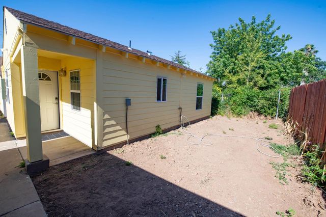 602-604 Harris Ave, Sacramento, CA 95838