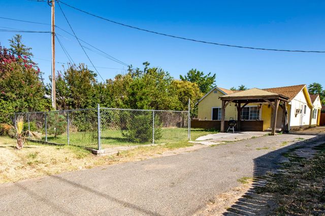 602-604 Harris Ave, Sacramento, CA 95838