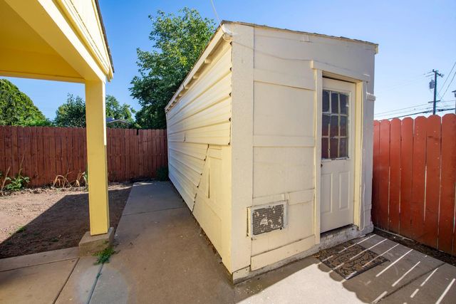 602-604 Harris Ave, Sacramento, CA 95838