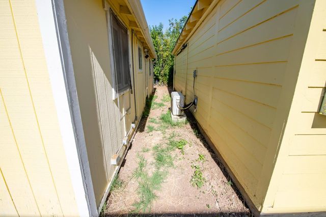 602-604 Harris Ave, Sacramento, CA 95838
