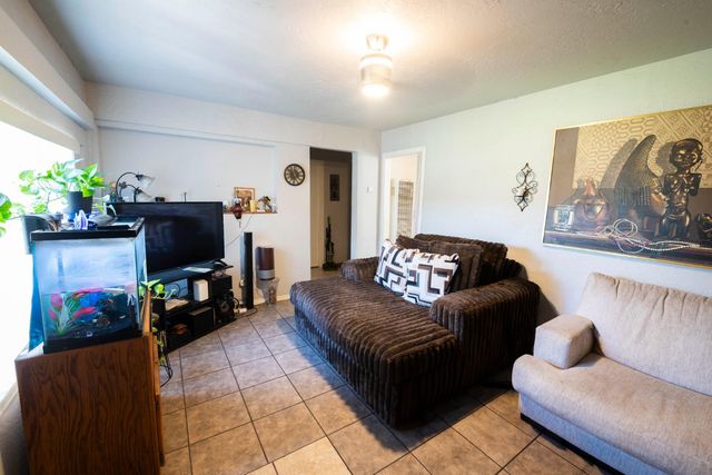 602-604 Harris Ave, Sacramento, CA 95838