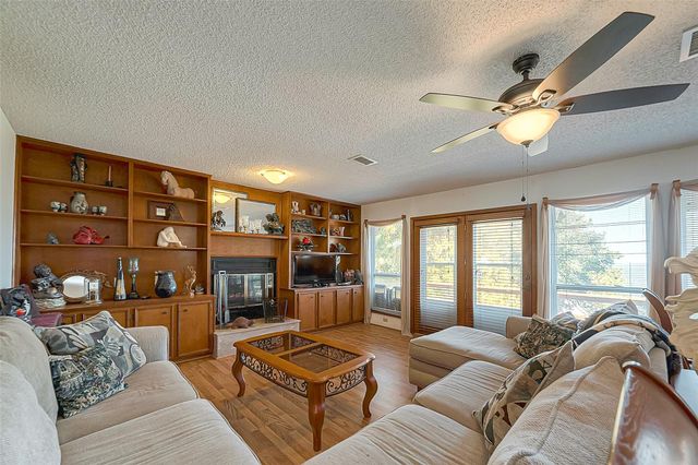 220 Hillcrest Drive, Coldspring, TX 77331