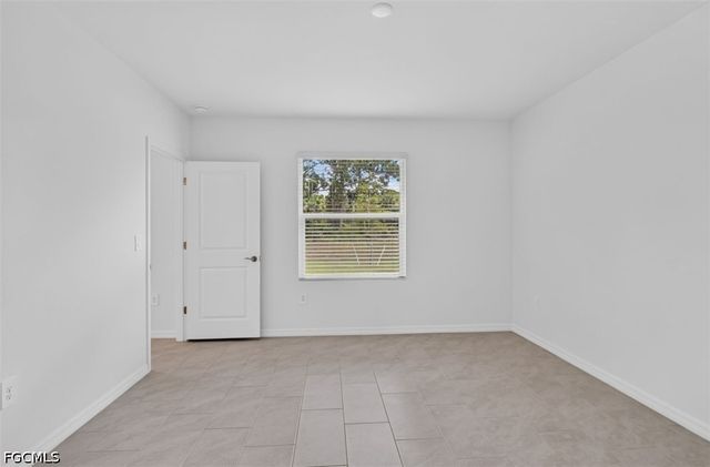 243 Lakeside Breeze WAY, Lehigh Acres, FL 33936