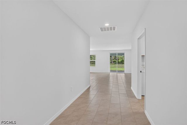 243 Lakeside Breeze WAY, Lehigh Acres, FL 33936