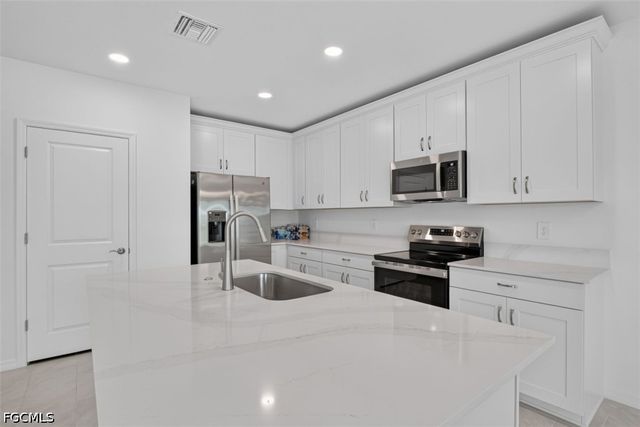 243 Lakeside Breeze WAY, Lehigh Acres, FL 33936