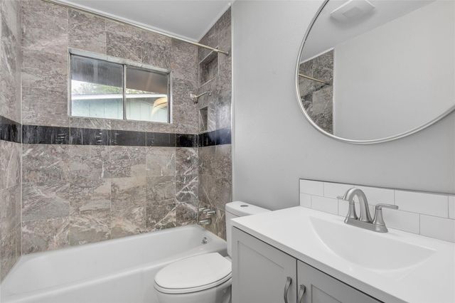 5803 Lewood DR, Austin, TX 78745