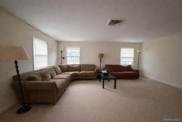 363 Oxhead Road, Stony Brook, NY 11790