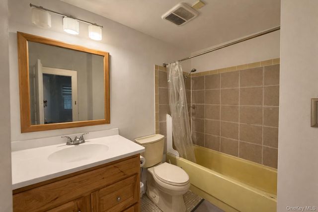 363 Oxhead Road, Stony Brook, NY 11790