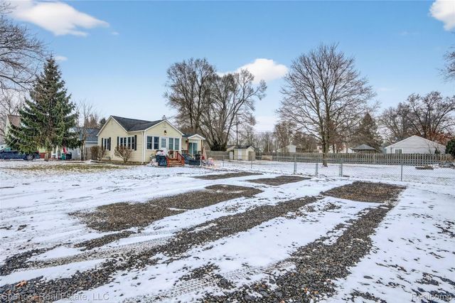 4694 High Street, Independence Charter Township, MI 48346