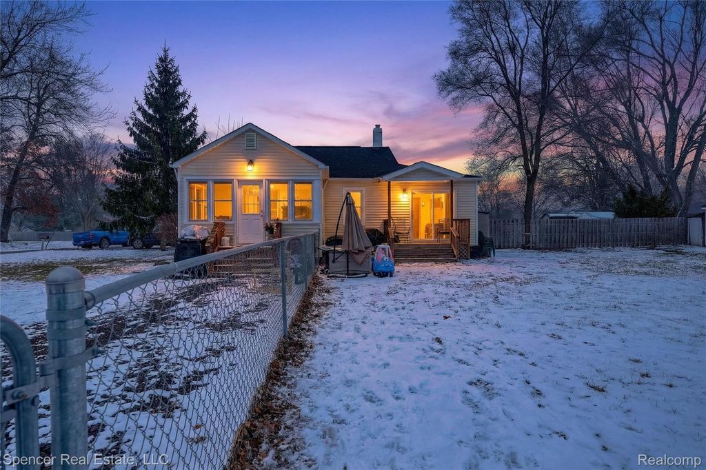 4694 High Street, Independence Charter Township, MI 48346