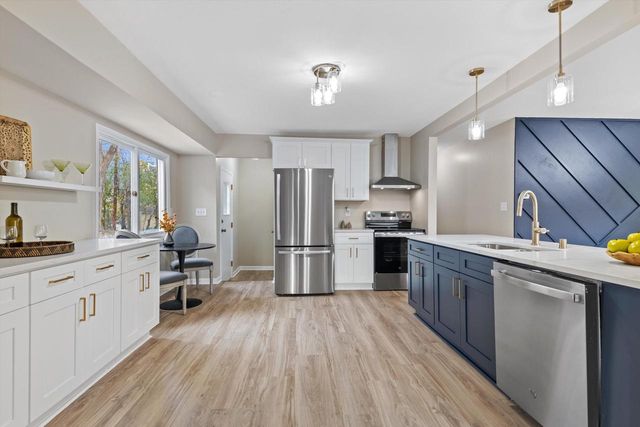 6560 W Carolann DRIVE, Brown Deer, WI 53223