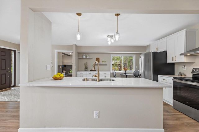 6560 W Carolann DRIVE, Brown Deer, WI 53223