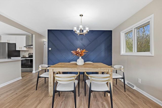 6560 W Carolann DRIVE, Brown Deer, WI 53223