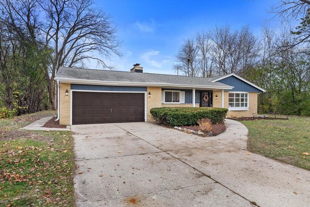 6560 W Carolann DRIVE, Brown Deer, WI 53223