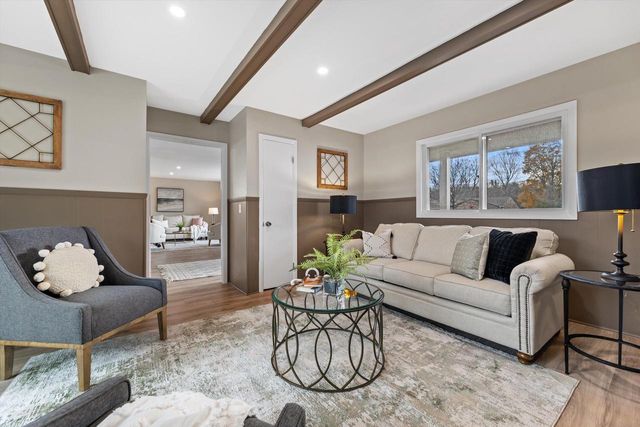 6560 W Carolann DRIVE, Brown Deer, WI 53223