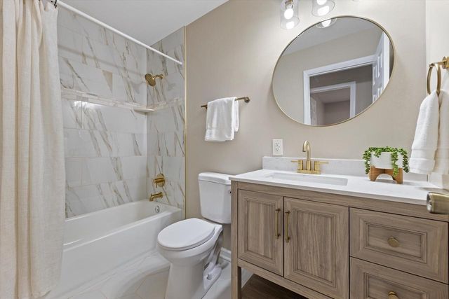 6560 W Carolann DRIVE, Brown Deer, WI 53223