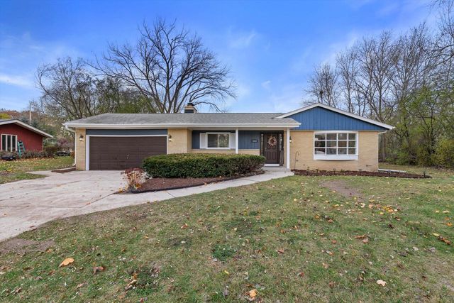 6560 W Carolann DRIVE, Brown Deer, WI 53223