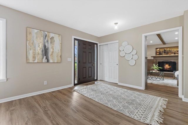 6560 W Carolann DRIVE, Brown Deer, WI 53223