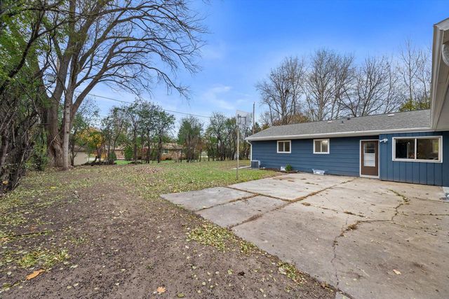 6560 W Carolann DRIVE, Brown Deer, WI 53223