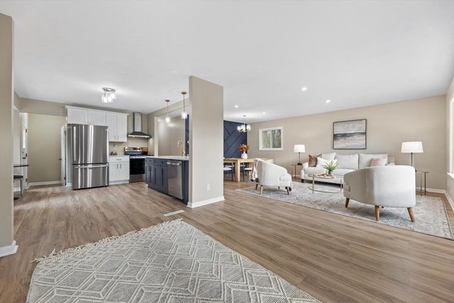 6560 W Carolann DRIVE, Brown Deer, WI 53223