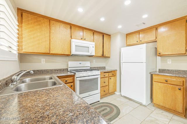 43729 La Paz Lane, Lancaster, CA 93535