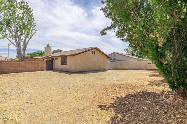 43729 La Paz Lane, Lancaster, CA 93535