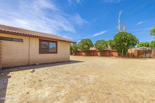 43729 La Paz Lane, Lancaster, CA 93535