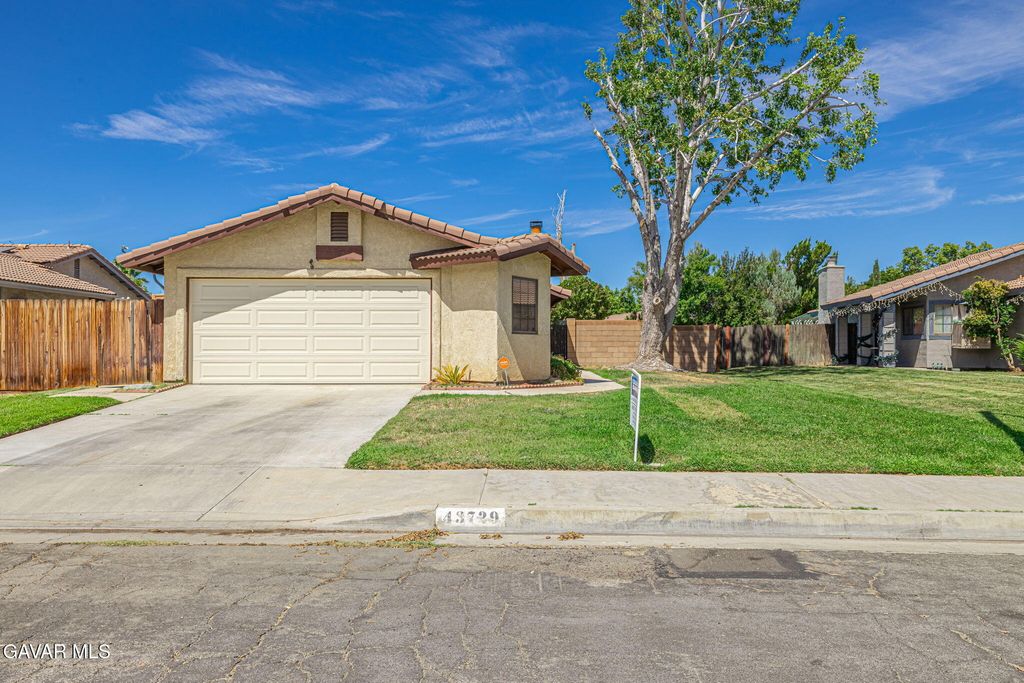 43729 La Paz Lane, Lancaster, CA 93535