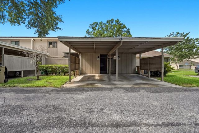 8003 JASMINE DRIVE 8003, Tampa, FL 33637