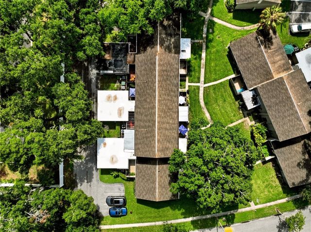 8003 JASMINE DRIVE 8003, Tampa, FL 33637