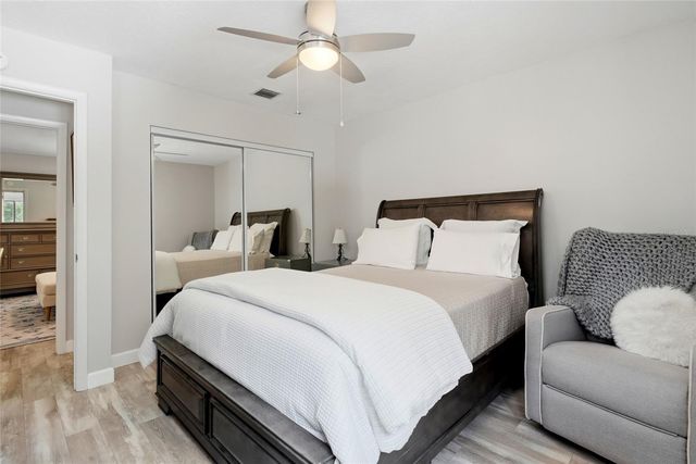 8003 JASMINE DRIVE 8003, Tampa, FL 33637