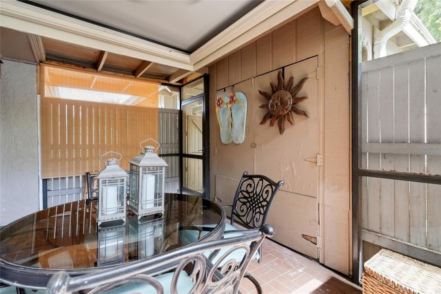 8003 JASMINE DRIVE 8003, Tampa, FL 33637