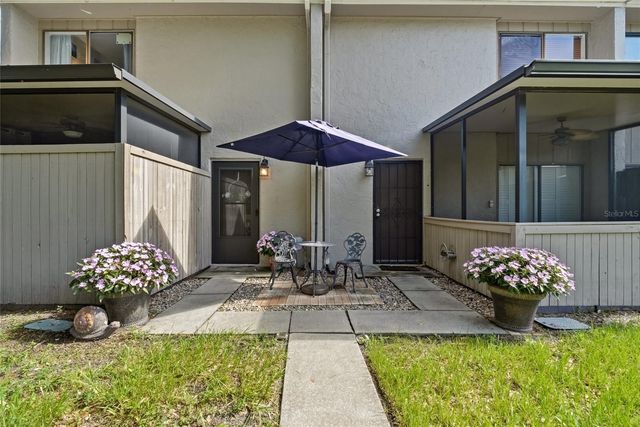 8003 JASMINE DRIVE 8003, Tampa, FL 33637