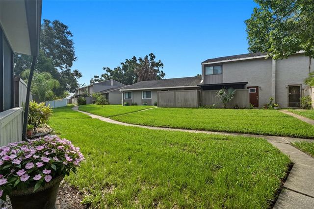 8003 JASMINE DRIVE 8003, Tampa, FL 33637