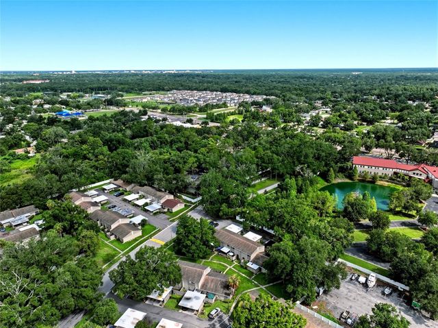 8003 JASMINE DRIVE 8003, Tampa, FL 33637