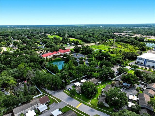 8003 JASMINE DRIVE 8003, Tampa, FL 33637