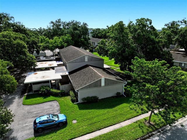 8003 JASMINE DRIVE 8003, Tampa, FL 33637