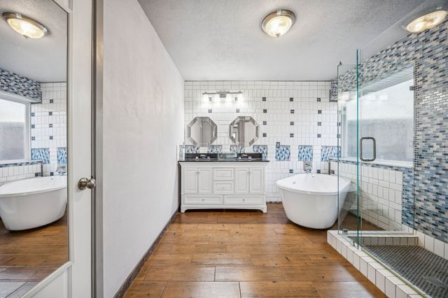 2215 Cimarron Rd, Mckinney, TX 75072