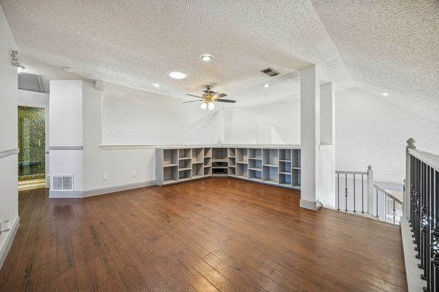 2215 Cimarron Rd, Mckinney, TX 75072