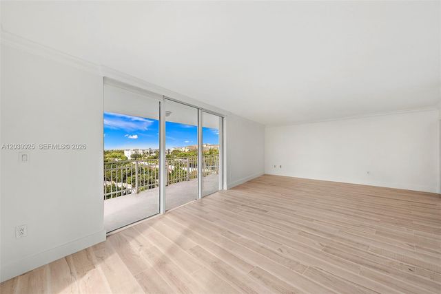 600 Grapetree Dr 7ES, Key Biscayne, FL 33149