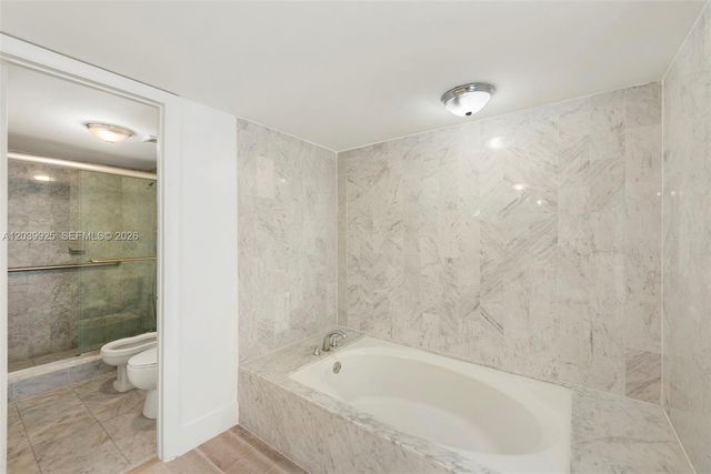 600 Grapetree Dr 7ES, Key Biscayne, FL 33149
