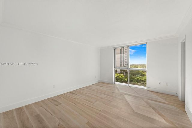600 Grapetree Dr 7ES, Key Biscayne, FL 33149