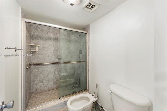 600 Grapetree Dr 7ES, Key Biscayne, FL 33149