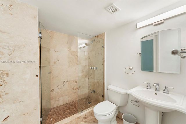 600 Grapetree Dr 7ES, Key Biscayne, FL 33149