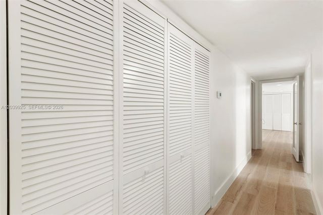 600 Grapetree Dr 7ES, Key Biscayne, FL 33149