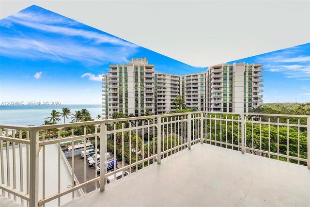 600 Grapetree Dr 7ES, Key Biscayne, FL 33149