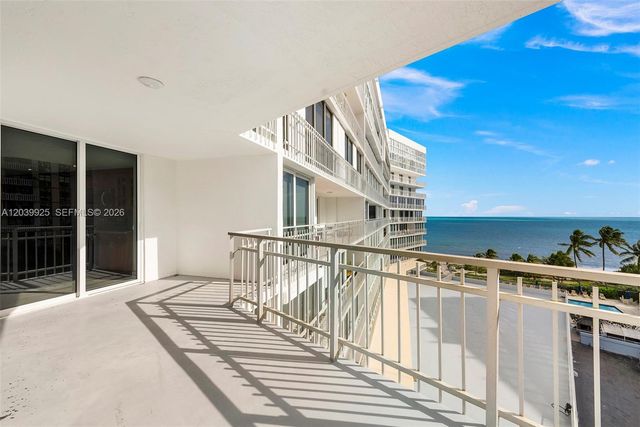 600 Grapetree Dr 7ES, Key Biscayne, FL 33149