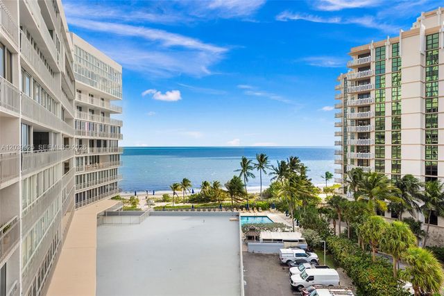 600 Grapetree Dr 7ES, Key Biscayne, FL 33149