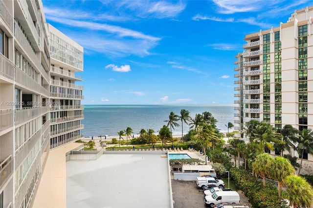600 Grapetree Dr 7ES, Key Biscayne, FL 33149